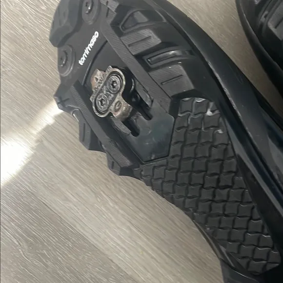 Tommaso Black Cycling Shoes with Velcro Straps