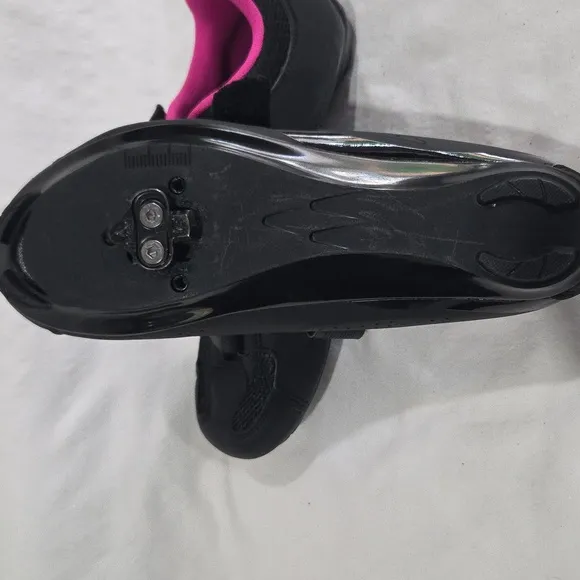 Tommaso Women's Black and Pink Cycling Shoes Size 8.5