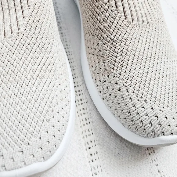 Tommy Bahama Memory Foam Knit Athletic Shoes Neutral Beige Women's Walking 10