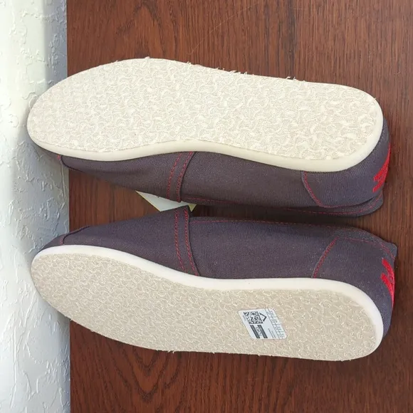 Toms Men's Gray and Red Audi Designed Classic Slip On Shoes Size 7.5