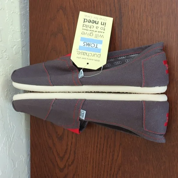 Toms Men's Gray and Red Audi Designed Classic Slip On Shoes Size 7.5