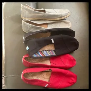 Toms men’s shoes(3 pair bundle)