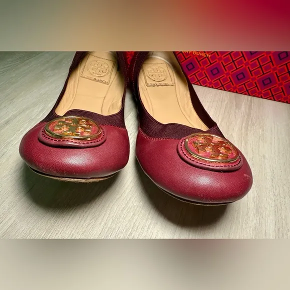 TORY BURCH Caroline Gold Logo/Cabernet plum Leather Ballet Flat Shoes Size 7.5 M