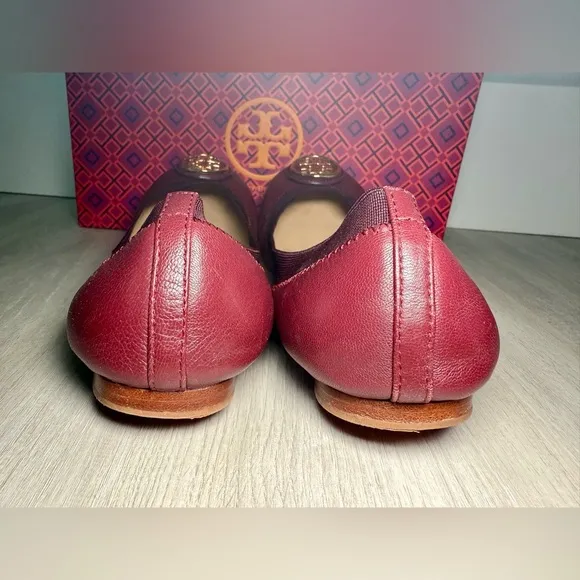 TORY BURCH Caroline Gold Logo/Cabernet plum Leather Ballet Flat Shoes Size 7.5 M