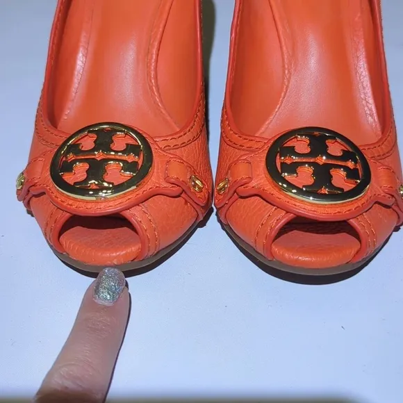 Tory Burch Womens Wedge Sandels Shoes Orange Gold Leather Peep Toe Heels Size 6