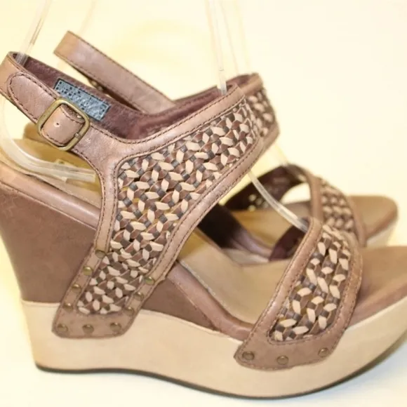 UGG Assia Heeled Sandals Women Size 7.5 38.5 Woven Neutral Leather Shoes