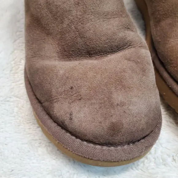 Ugg Classic Chocolate Brown Suede Lined Mini Short Bootie Boots Shoes Women 6