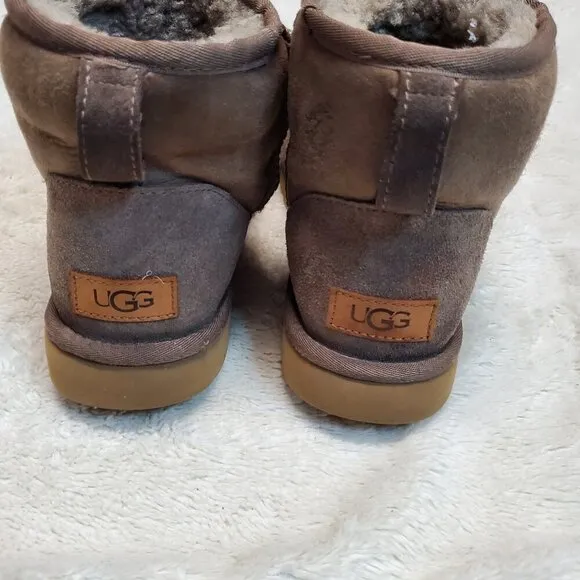 Ugg Classic Chocolate Brown Suede Lined Mini Short Bootie Boots Shoes Women 6