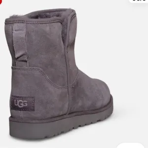 UGG Cory Il Bootie gray woman size 6 new ( store display)
