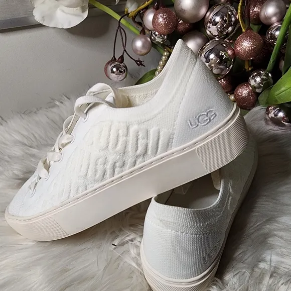 Ugg Dinale Graphic Knit TrainerWomens shoes size9 new
