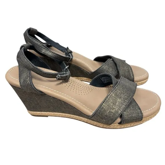 UGG Nyssa Women's Wedge Black Gold Shoes Sz 8 US 39 EU Metallic Sandal EUC