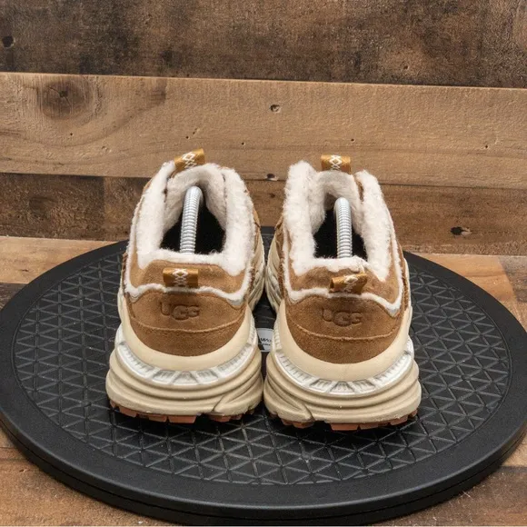 UGG Spill Seam Chestnut Sneakers Men’s Size 9