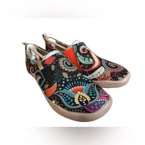 UIN Floral Art Sneaker Canvas Slip-On Travel Shoes Mandala Womens 9.5 NWT/in box