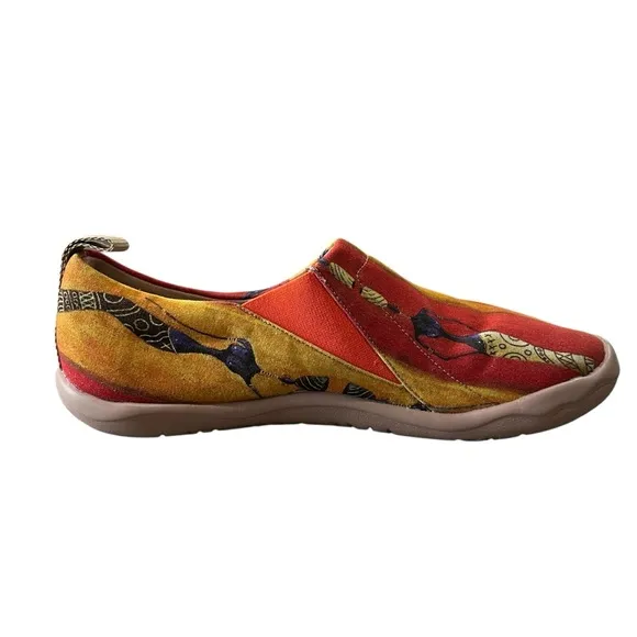 UIN U In Story NWT Shoes Slip On Painted Canvas African Lady Walking Women’s 10