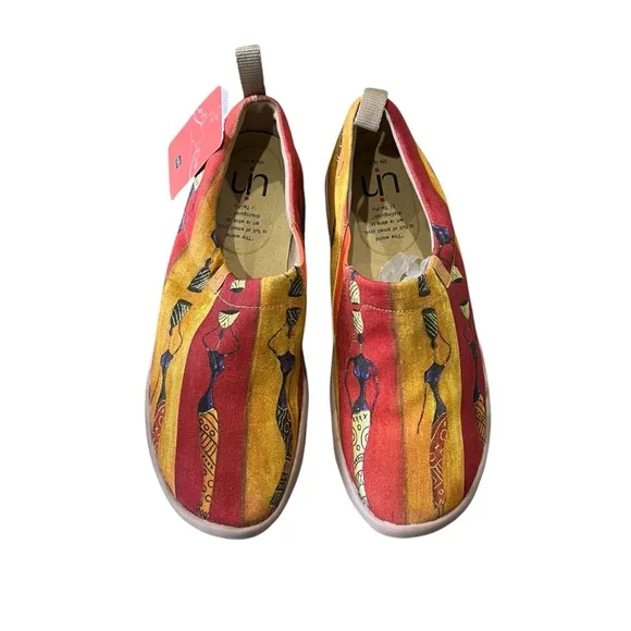 UIN U In Story NWT Shoes Slip On Painted Canvas African Lady Walking Women’s 10