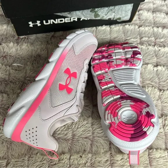 UNDER Armour Girl GradeAssert Sneakers