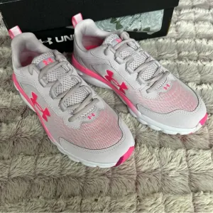 UNDER Armour Girl GradeAssert Sneakers
