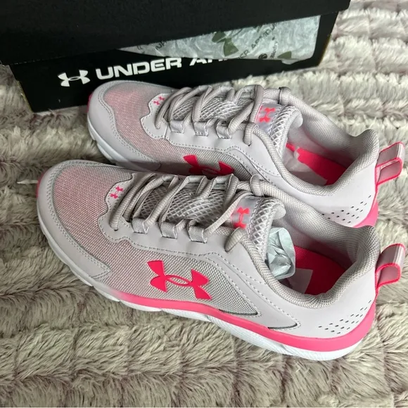 UNDER Armour Girl GradeAssert Sneakers