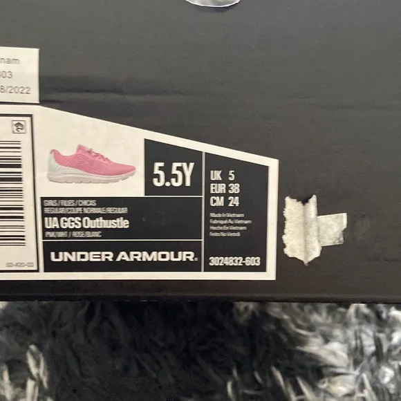 Under Armour Kid's Grade School Outhustle Shoes, White/Pink size youth 5.5