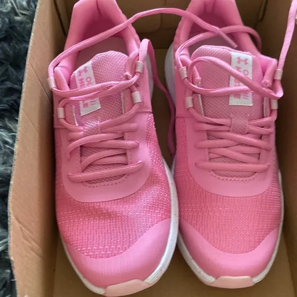 Under Armour Kid's Grade School Outhustle Shoes, White/Pink size youth 5.5