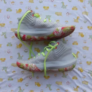 under armour shoes size 4Y
