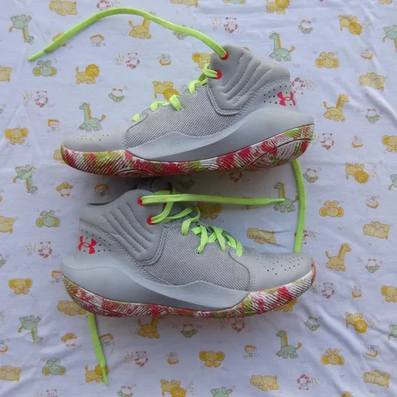 under armour shoes size 4Y