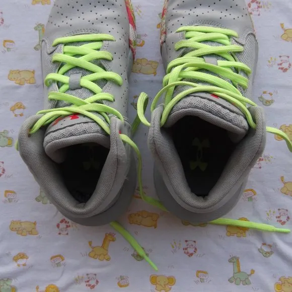 under armour shoes size 4Y