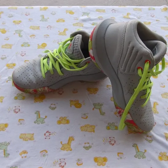 under armour shoes size 4Y