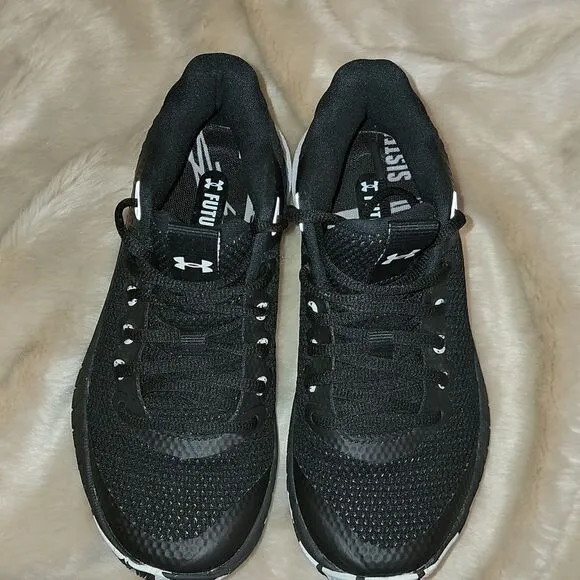 UNDER ARMOUR BLACK HOVR BREAKTHROUGH BASKETBALL SHOES, SIZE 5 - NEW!