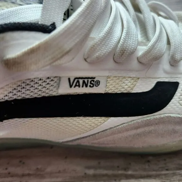 VANS Men's Ave Pro Blanc De Blanc White Black Skate Shoe Sneakers M 7 / W 8.5 US