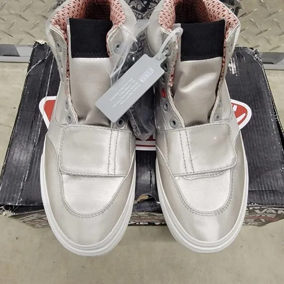 Vans Mountain Edition‎ High Satin Pack Shoes Size 7.5 Neutral Grey/Poppy Red