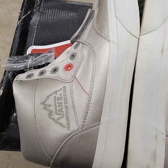 Vans Mountain Edition‎ High Satin Pack Shoes Size 7.5 Neutral Grey/Poppy Red