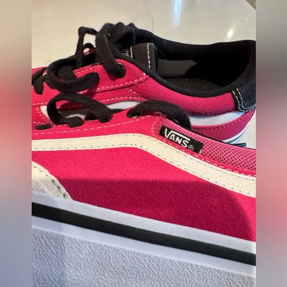 Vans TNT Advanced Prototype Black Magenta White 8 men’s/10 women’s NWOT