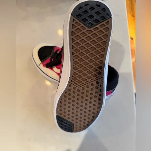 Vans TNT Advanced Prototype Black Magenta White 8 men’s/10 women’s NWOT