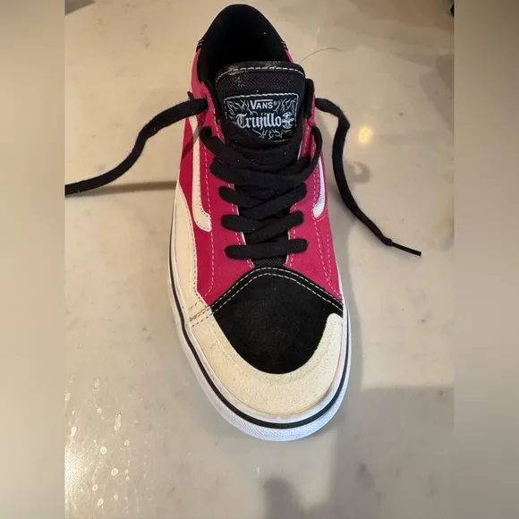 Vans TNT Advanced Prototype Black Magenta White 8 men’s/10 women’s NWOT