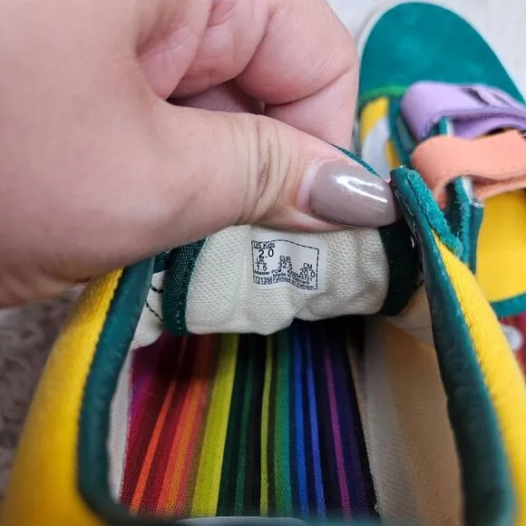 VANS x Crayola Old Skool Youth Shoes Yourh Size 2‎