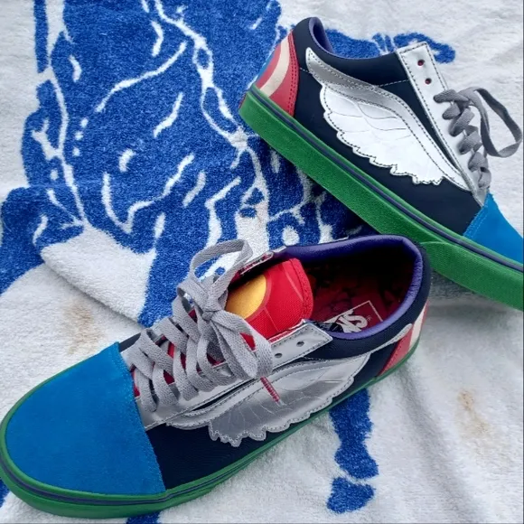 Vans X Marvel Avengers Old Skool Mens 10.5 Womens 12 Shoes Capt America Sneakers