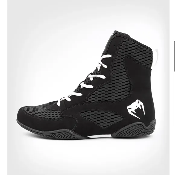 VENUM Black Men's Boxing Shoes brand new size 6.5