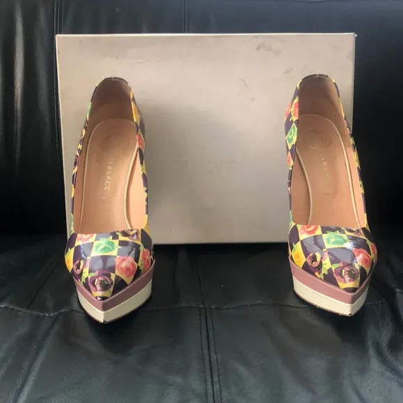 Versace Shoes, GUC