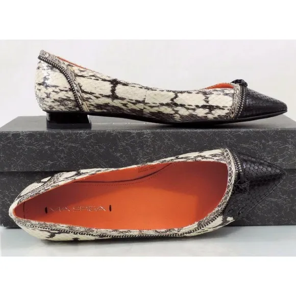 Via Spiga Dottie Pointed Toe Flat Shoes Leather Light Cream / Black Size 7.5