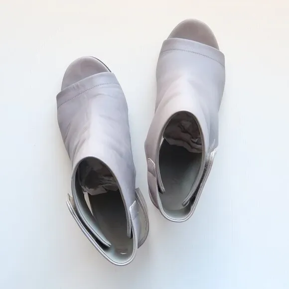 Vince Grey Leather Peep-Toe Stacked Block Heel Bootie Shoes Size 6