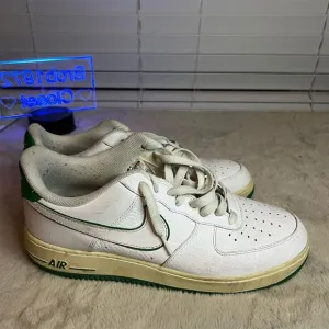 Vintage Nike Air Force 1 Low Sneakers White/Green Size 9.5 Unisex