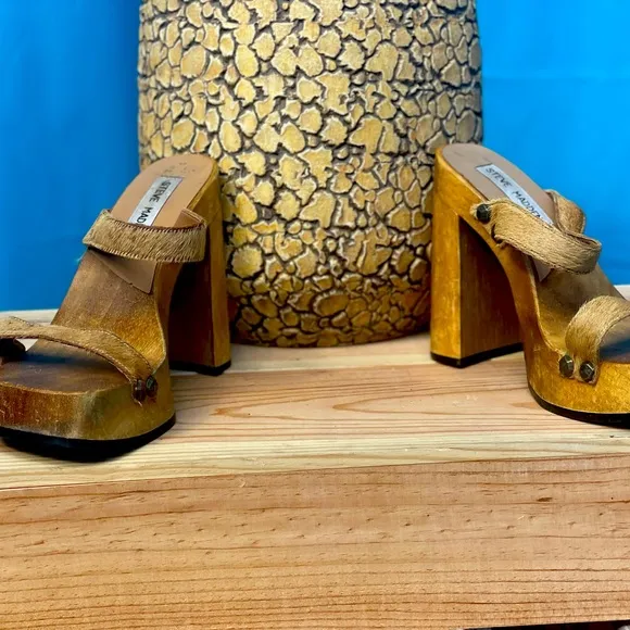 VINTAGE STEVE MADDEN WODDEN SANDALS SIZE. 6