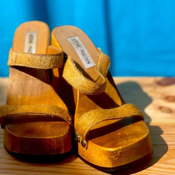 VINTAGE STEVE MADDEN WODDEN SANDALS SIZE. 6