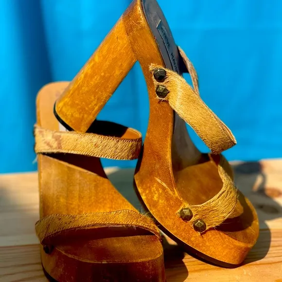 VINTAGE STEVE MADDEN WODDEN SANDALS SIZE. 6
