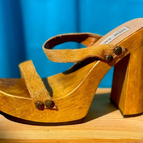 VINTAGE STEVE MADDEN WODDEN SANDALS SIZE. 6