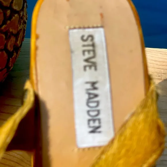 VINTAGE STEVE MADDEN WODDEN SANDALS SIZE. 6