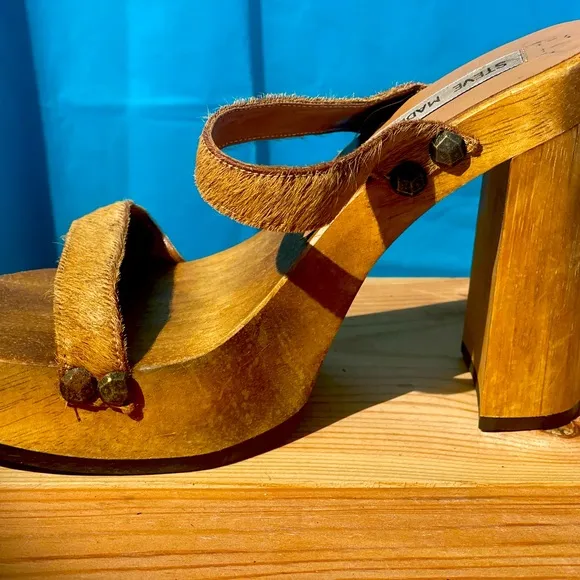 VINTAGE STEVE MADDEN WODDEN SANDALS SIZE. 6