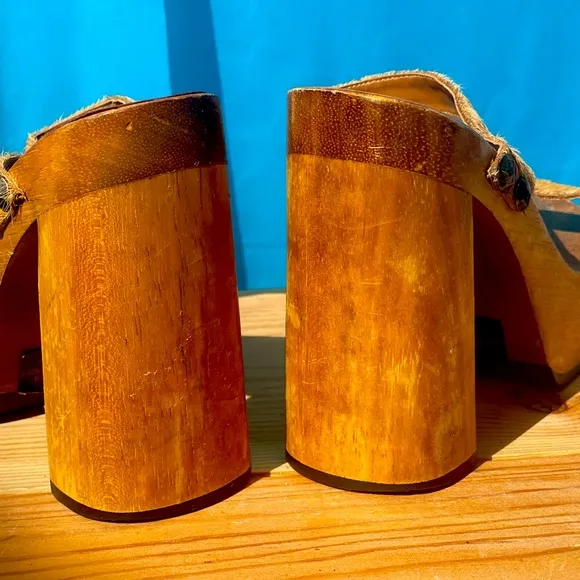 VINTAGE STEVE MADDEN WODDEN SANDALS SIZE. 6