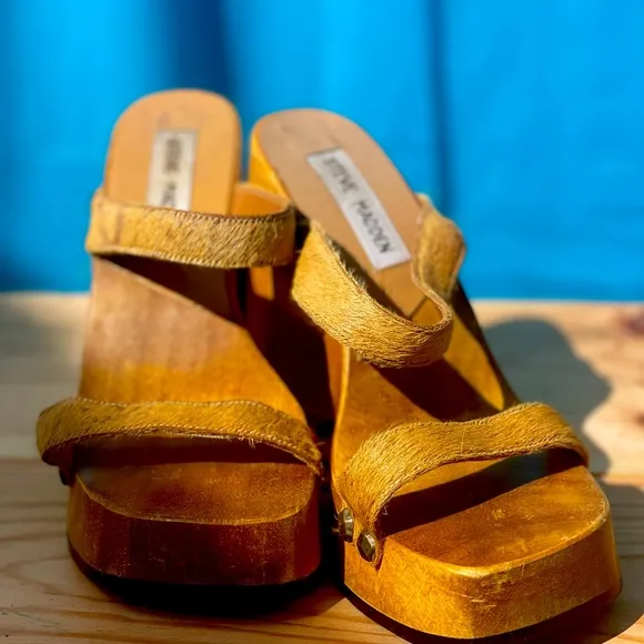 VINTAGE STEVE MADDEN WODDEN SANDALS SIZE. 6